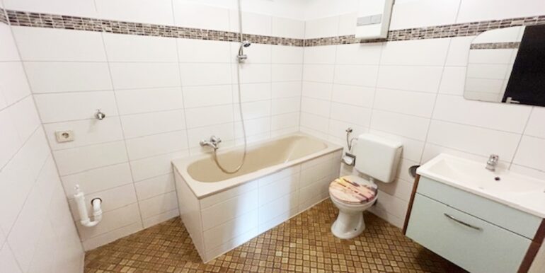 Badezimmer EG