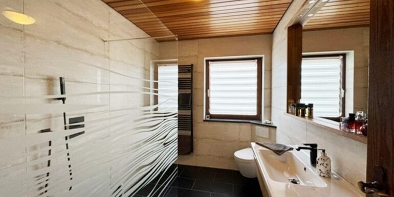 Badezimmer EG