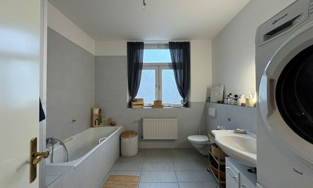 Badezimmer Ansicht 1