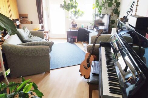 Wohnzimmer mit Möbeln