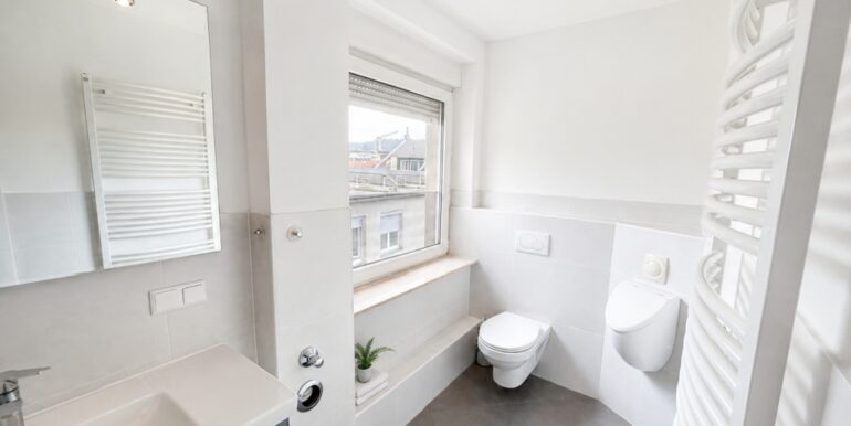 Badezimmer Ansicht 1