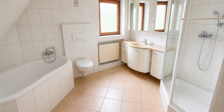 Badezimmer DG